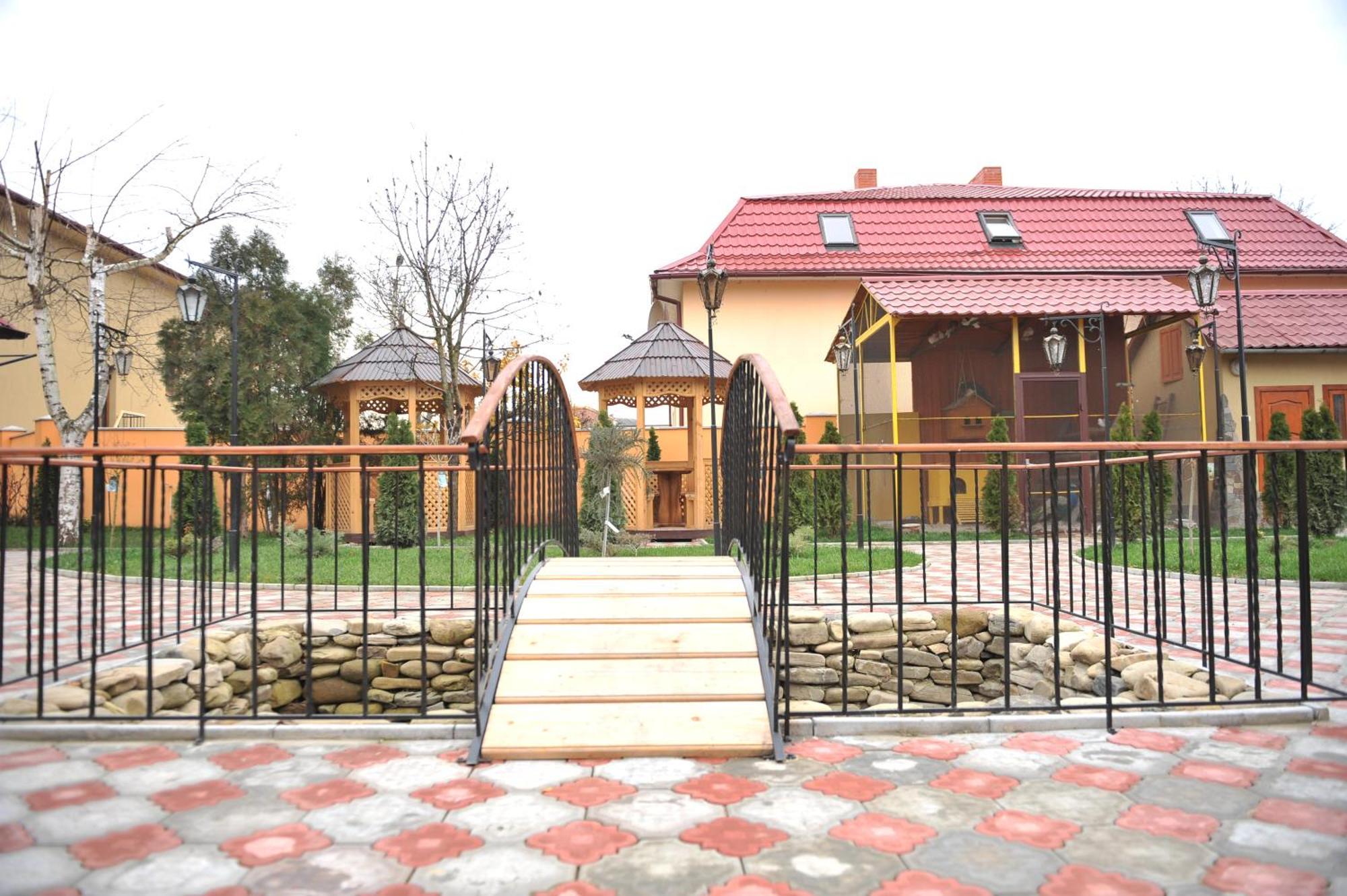 Andinna Hotel TTchernivtsi Extérieur photo